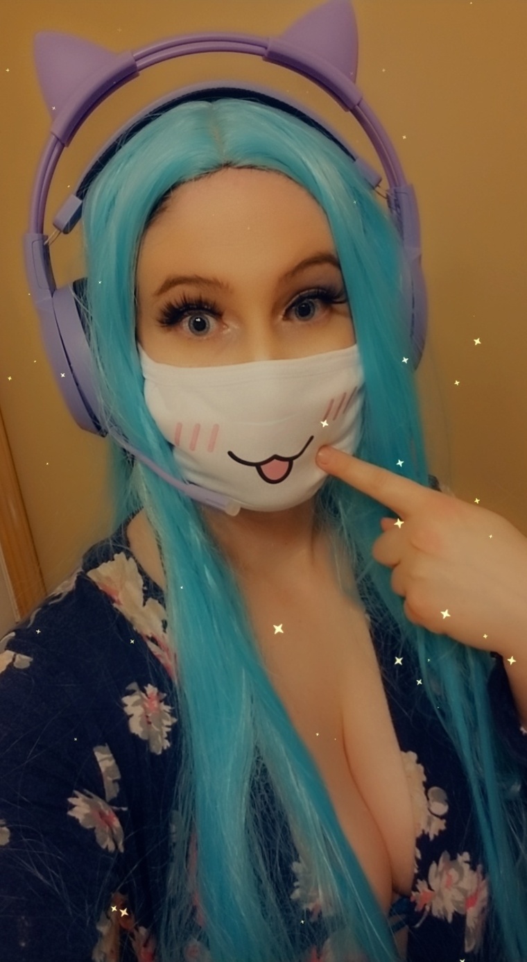Blue Eyed Gamer Girl banner image