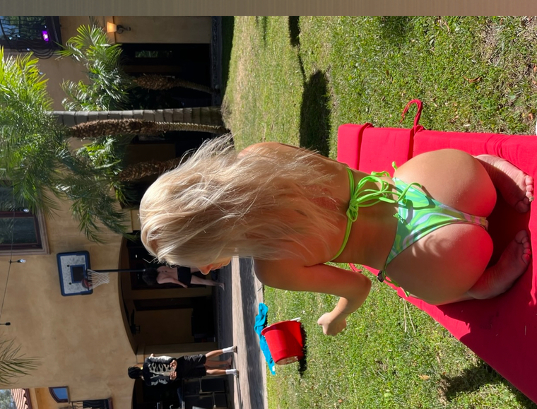 Barbie 👱🏻‍♀️ cover image