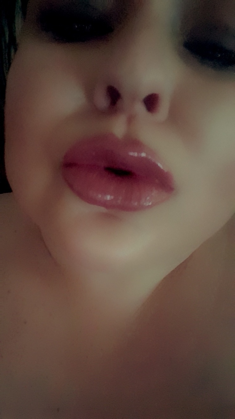 BootyliciousCurvyliscious cover image