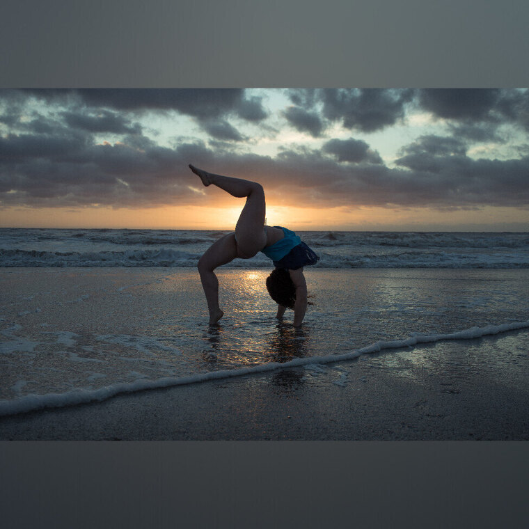 BootyWhiteVip cover image