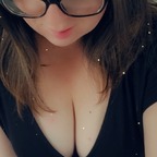 Blue-eyed_ brunette avatar