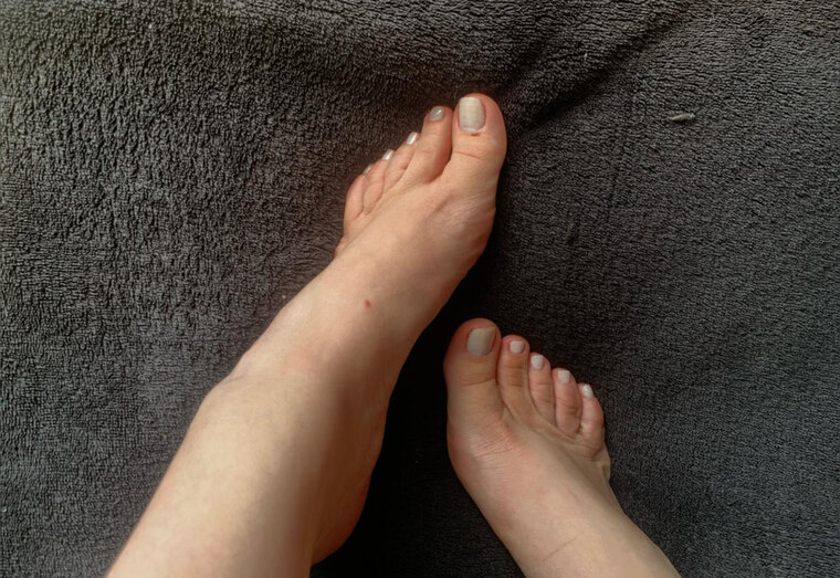 BRAZILLIAN FEET cover image