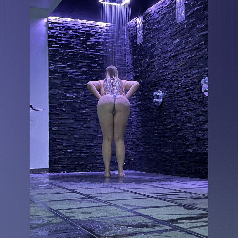 BritneyPeach banner image