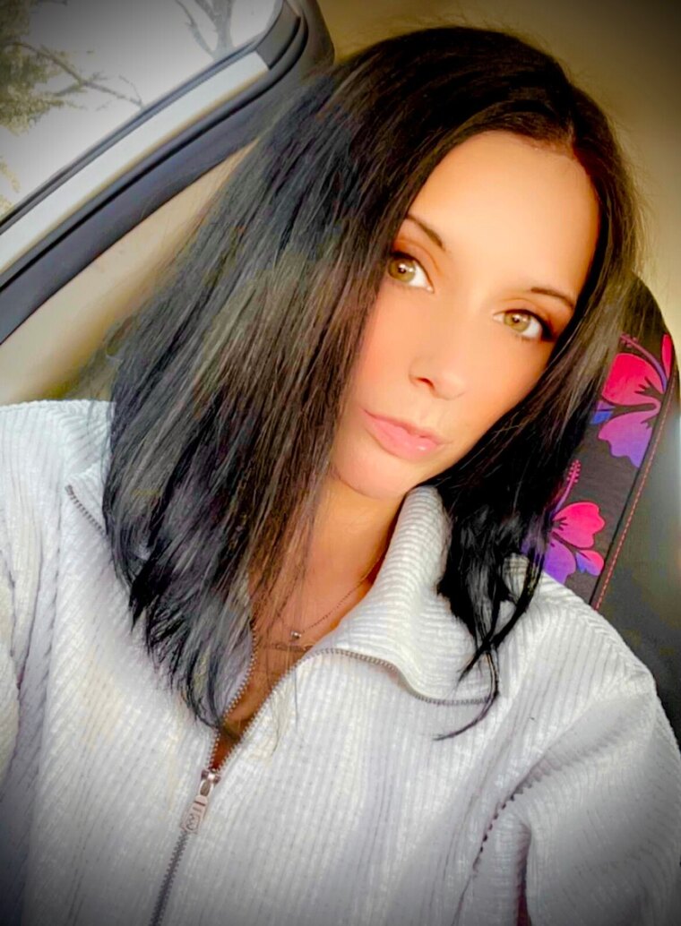 Brittany Steele 13.7k Followers 💋🥰🥵 cover image