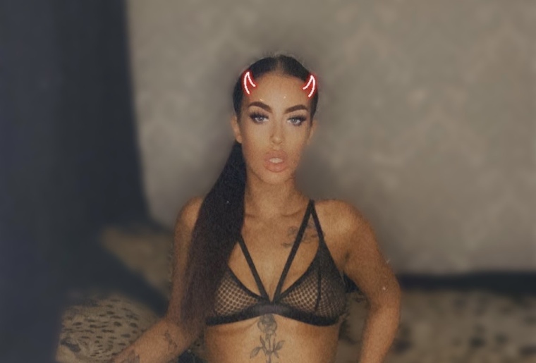 BrunetteBarbiee cover image