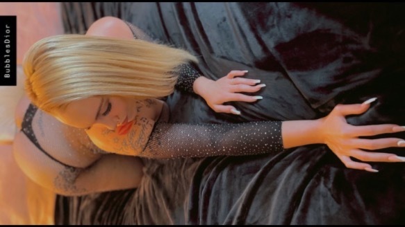 Bubbles Dior banner image