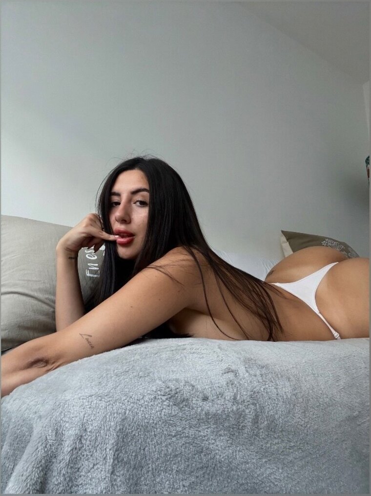 Hot Bunny 🎀 cover image