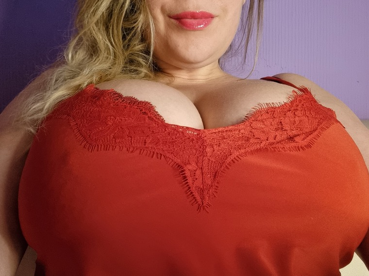 BustyLana cover image