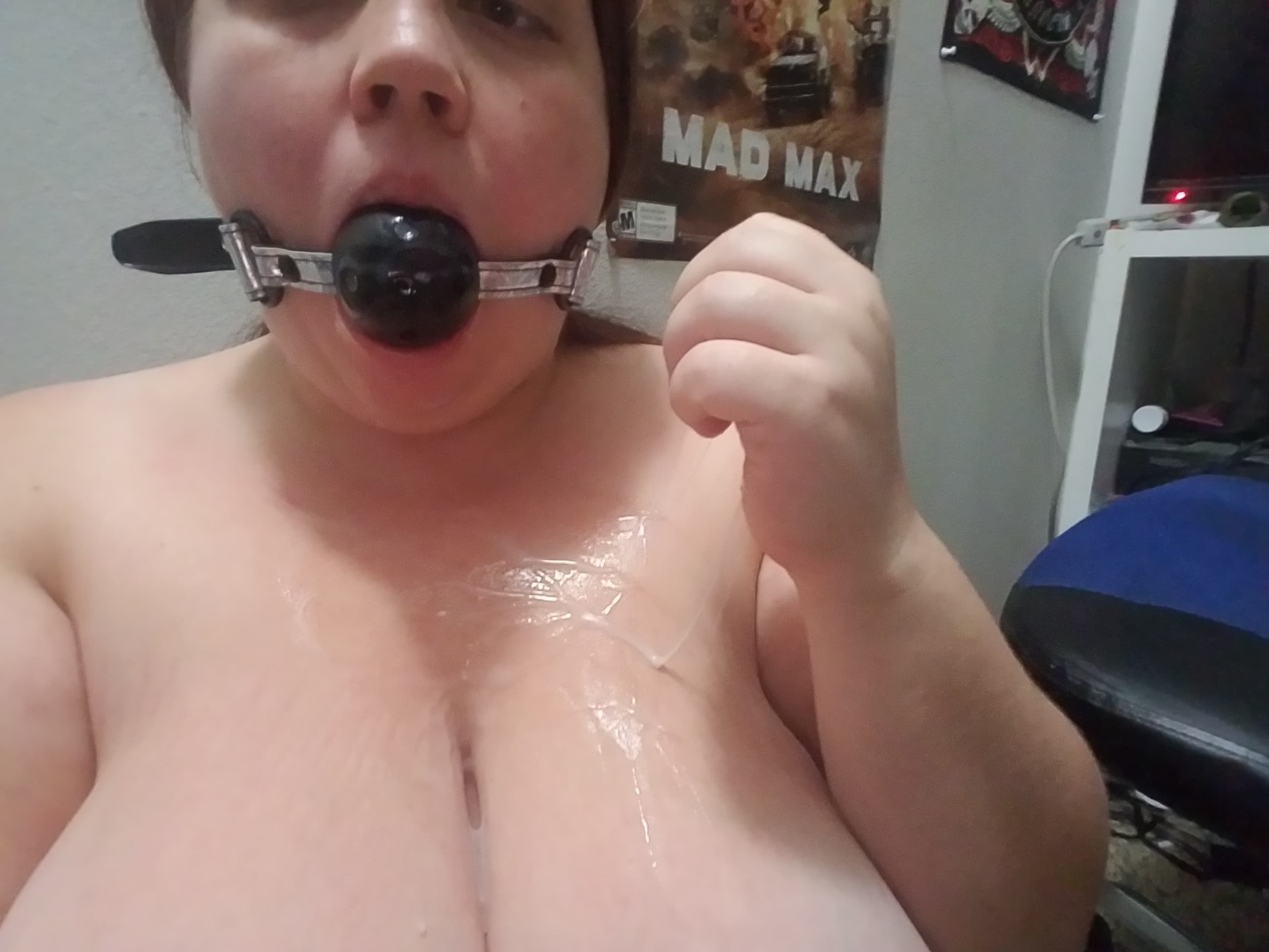 Busty wench avatar