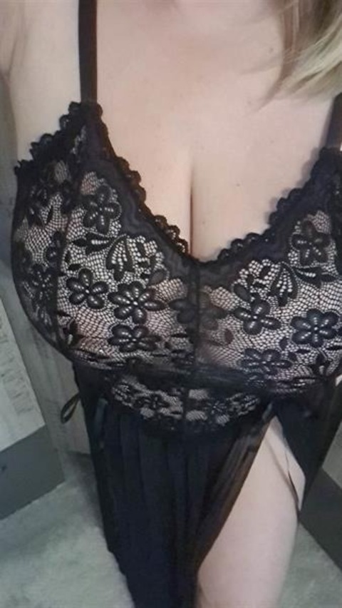 Busty Blondie cover image