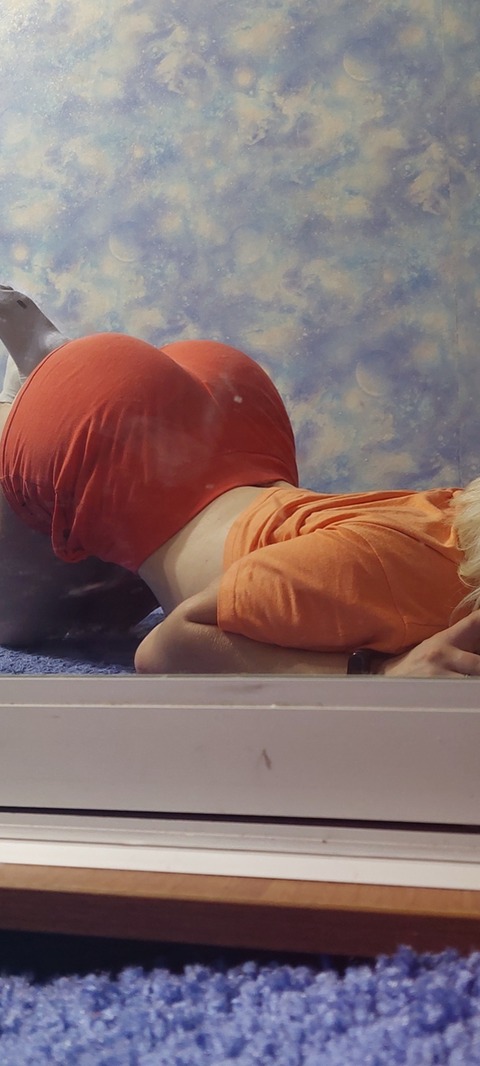 BustyHelen cover image