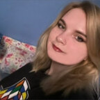 BustyHoney19 avatar