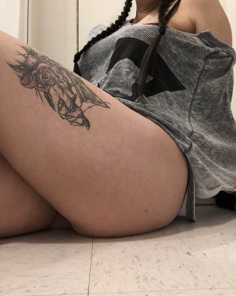 Queen cover image