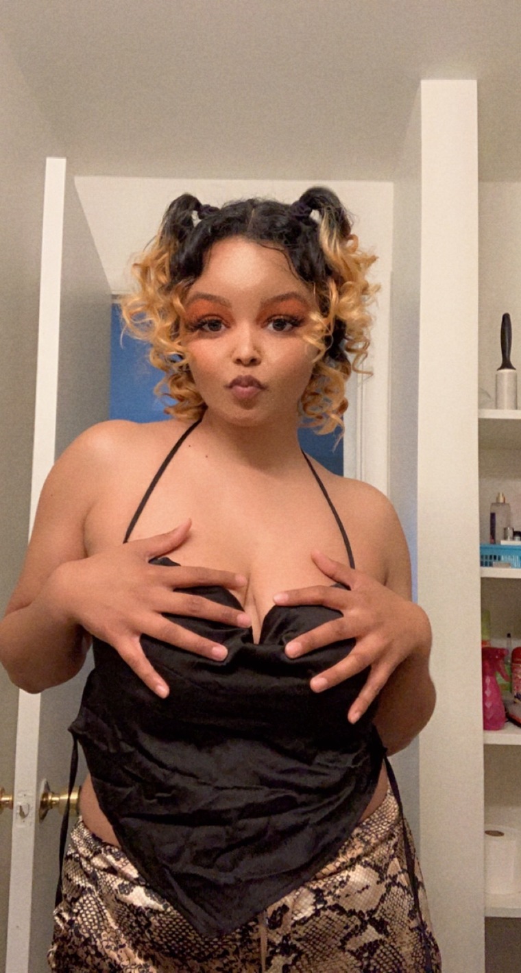 Cam_Girl_Tree banner image