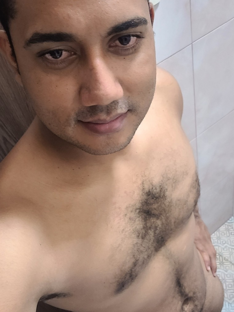 SEBASTIAN VELIZ cover image