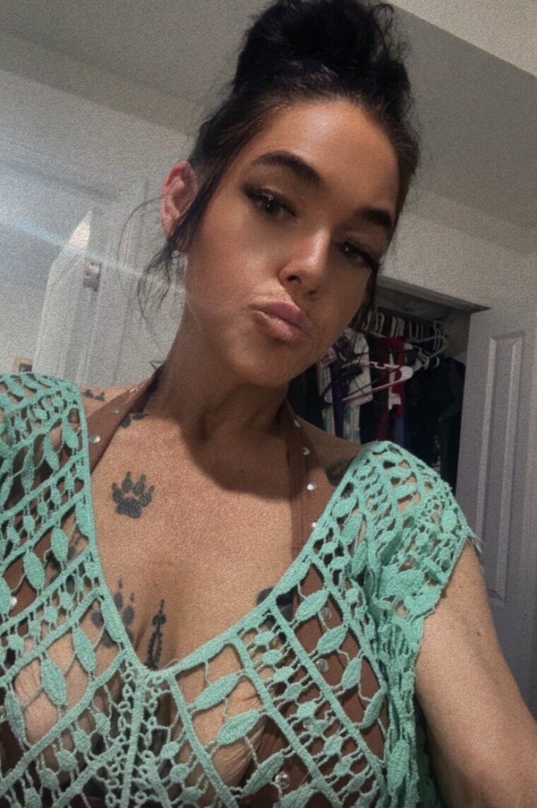 Greek gyrl cover image