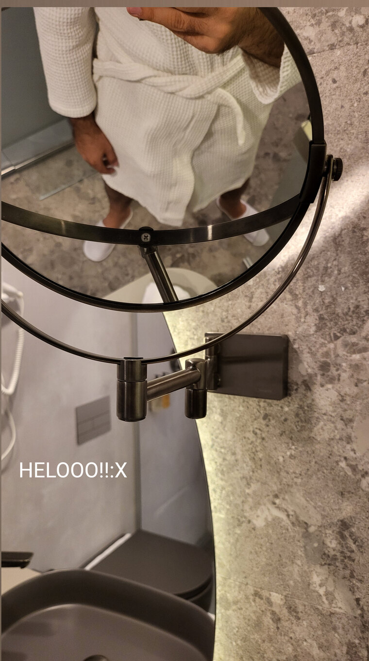 Nikos cover image