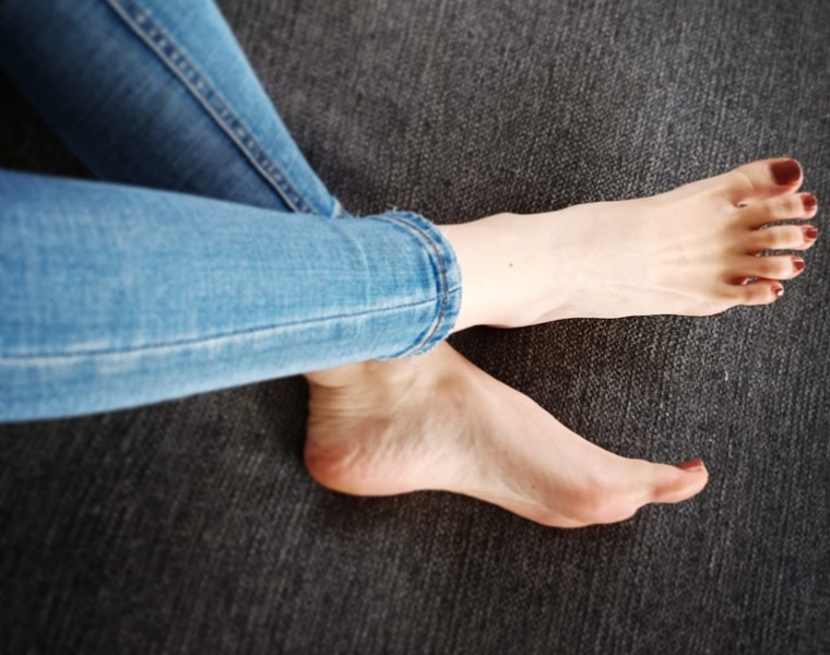 Cara_feet_touch banner image