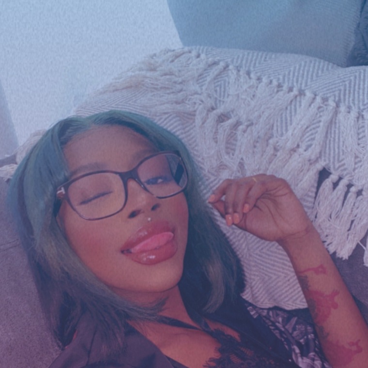 CW.Mia xoxo banner image