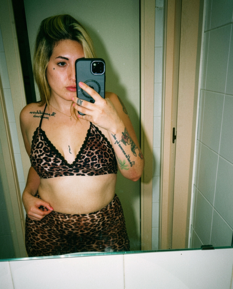 CarinaLuxx cover image