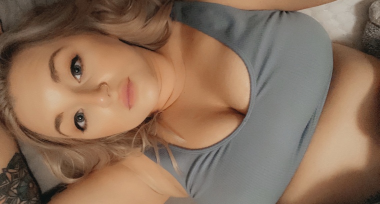 Carliiie cover image