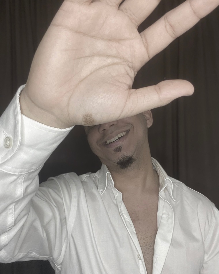 Carlos González cover image