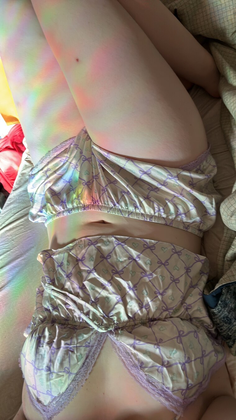 Carlyxoxo cover image