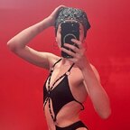 Carnelia 🌹 avatar