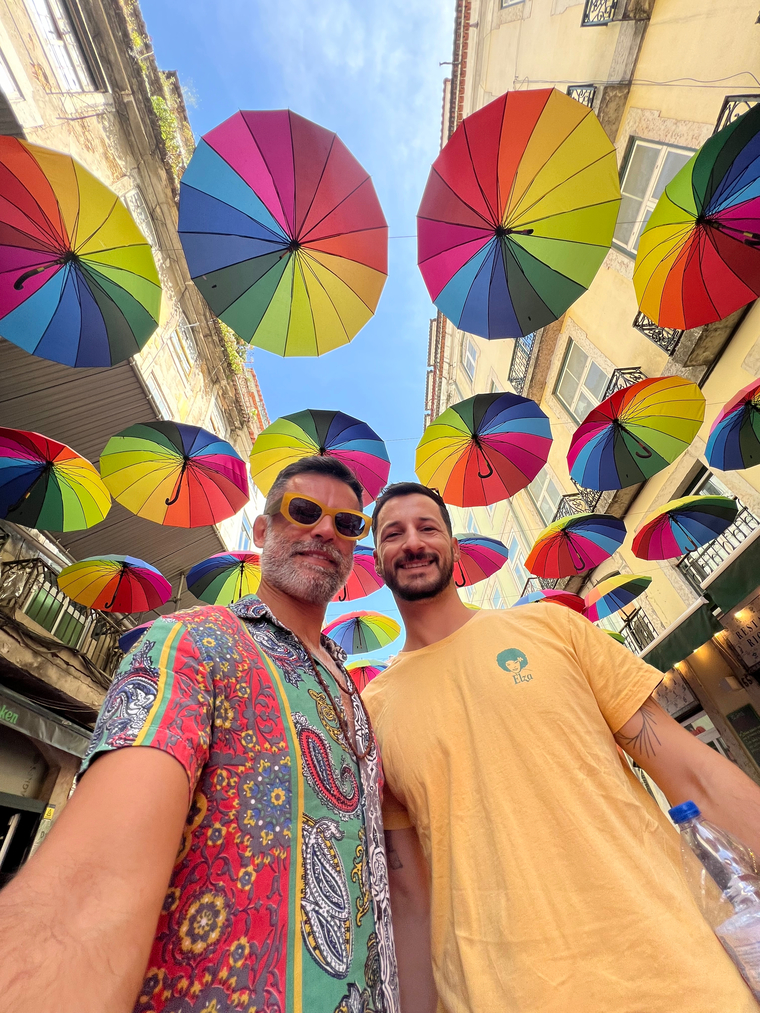 Casal Nu Pelo Mundo cover image
