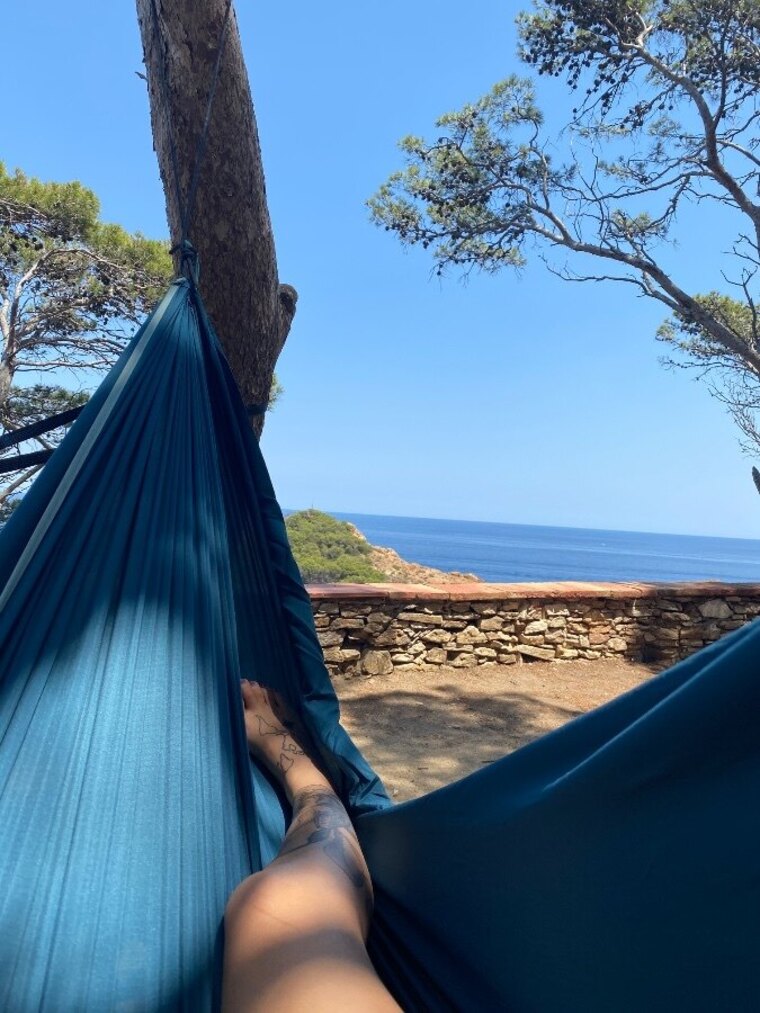 Traveling feet cover image