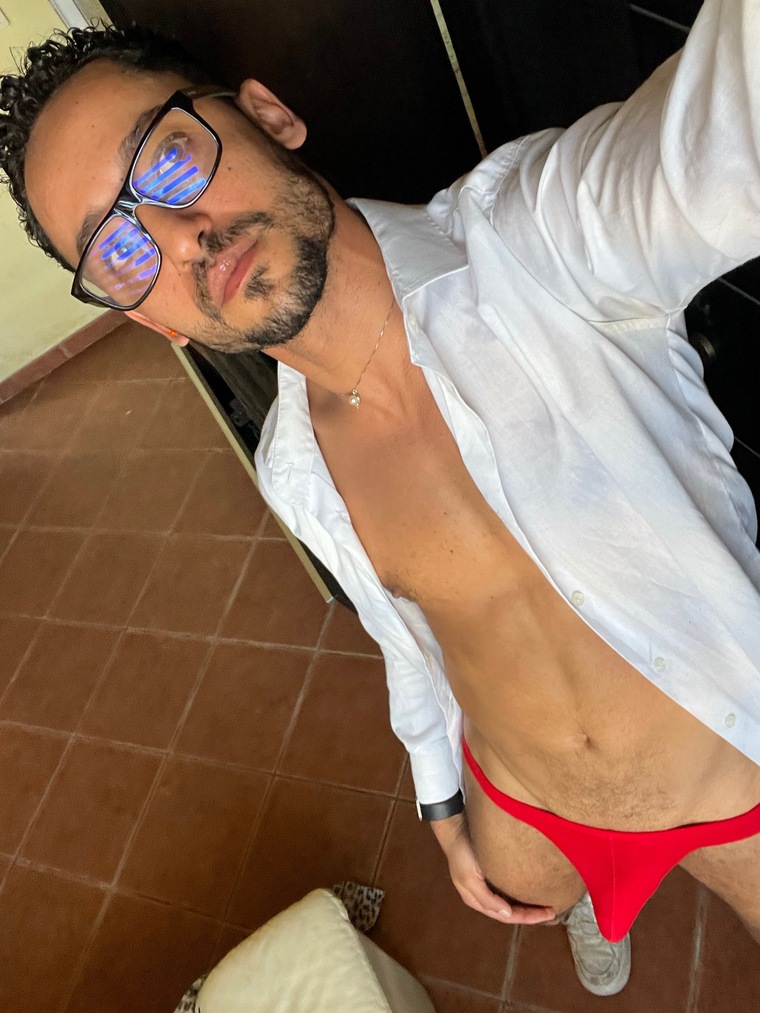 Hot Arab banner image