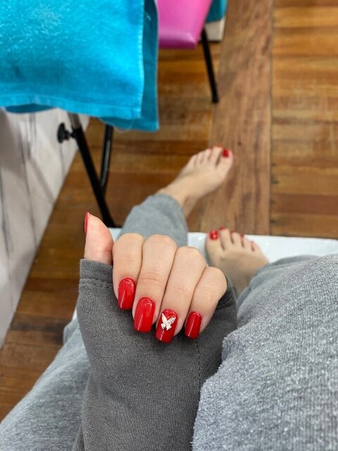 CHANTAL LÓPEZ😈🍓 cover image