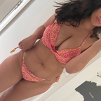 Chichi | Busty Backpacker 🌴💚 avatar