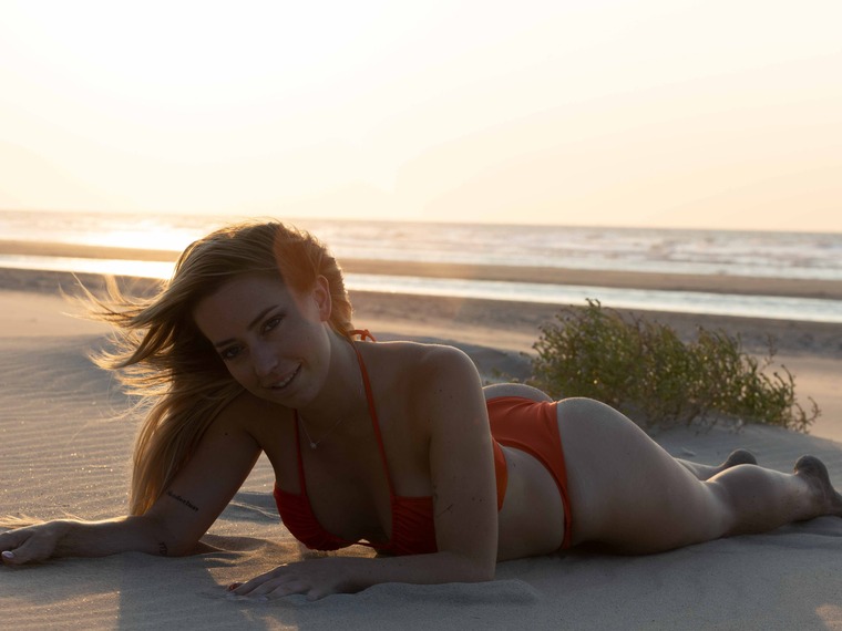 Charlotte Maes cover image