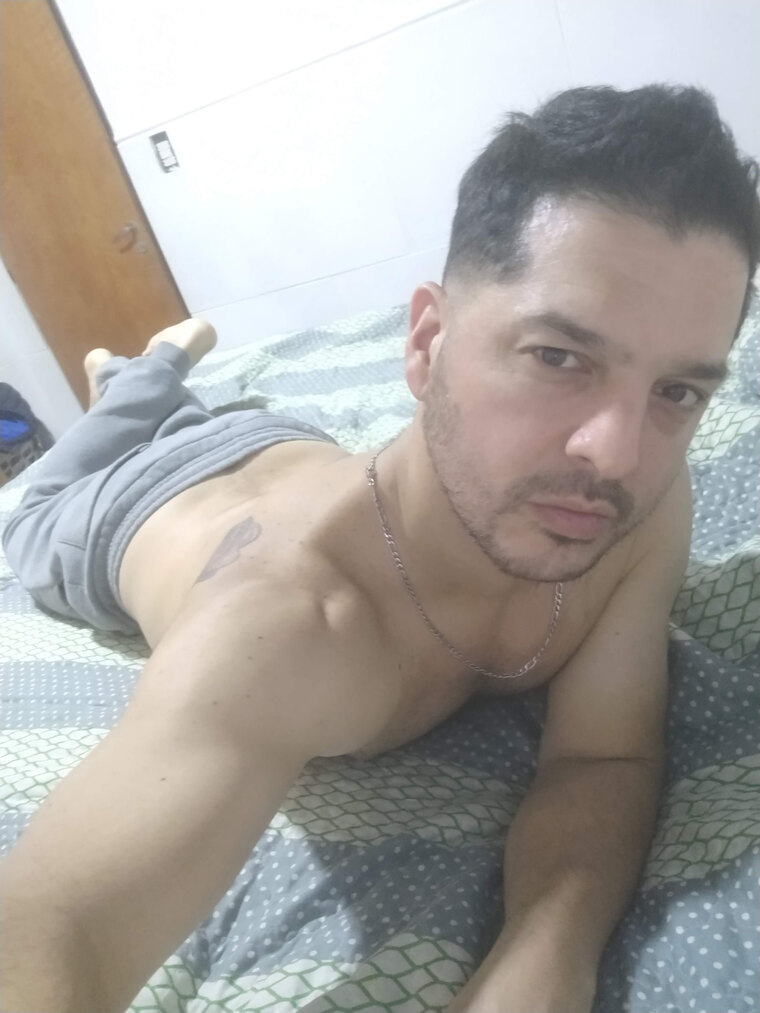 Fernando Oyola cover image