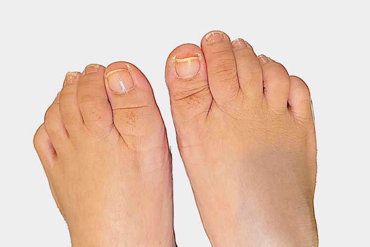 ASIAN FEET PLAYS DIRTY FEET🦶🏽 cover image