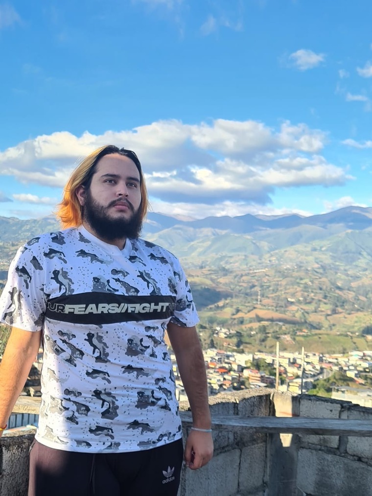 Nicolás cover image