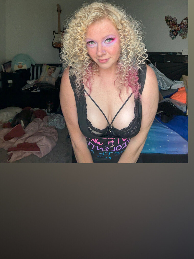 Chloe Belle banner image