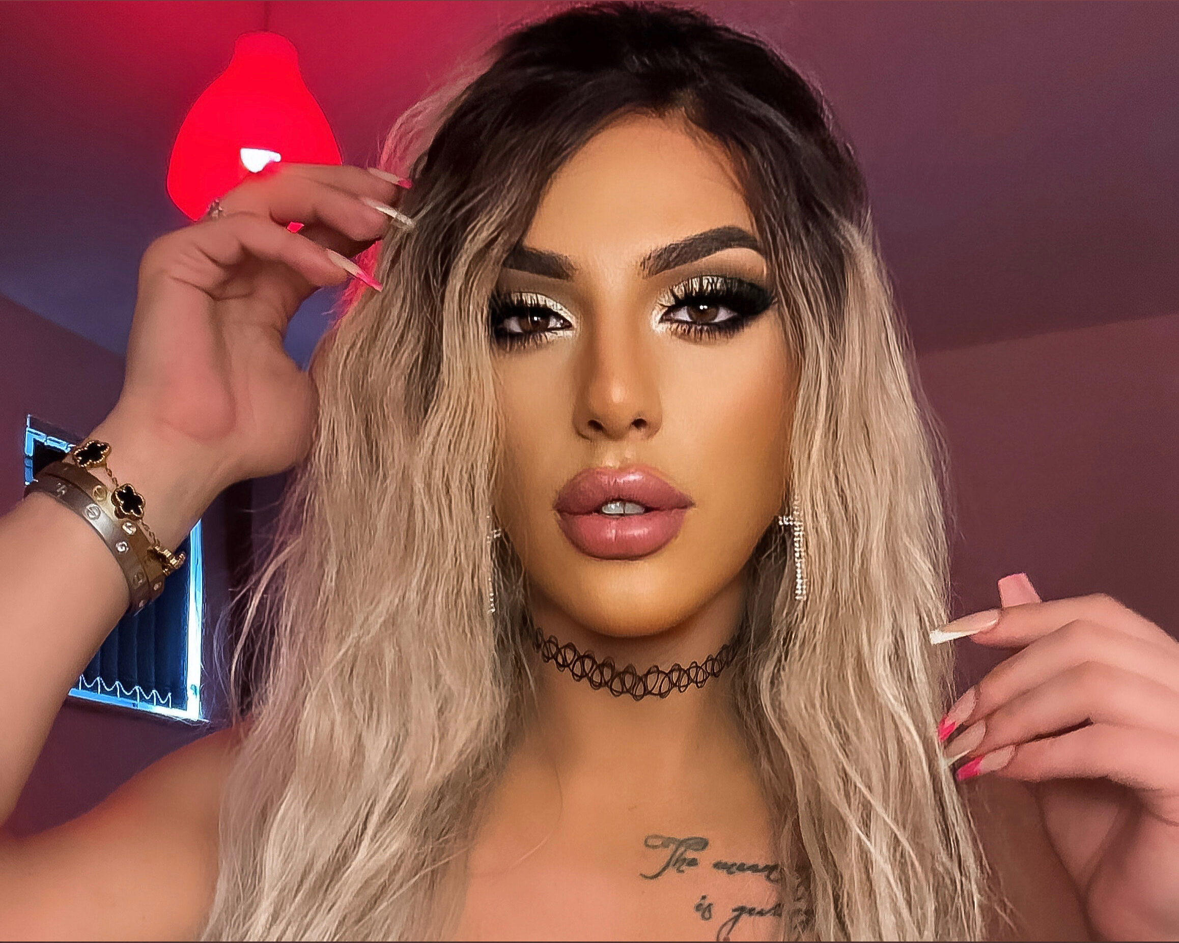 Bombshell Chloe Tachker 👱🏻♀️ banner image