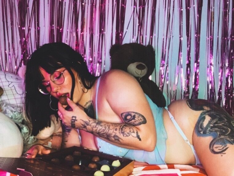 ♡ 𝔠𝔥𝔢𝔯𝔯𝔶 ♡ cover image