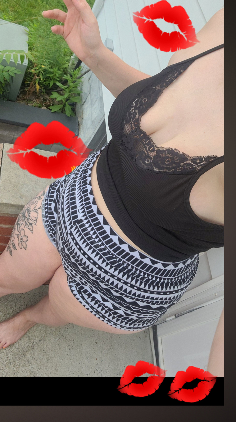 Your Fav Phat Ass White Girl🍑😈💋 cover image