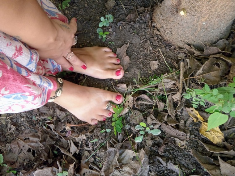 Cigana pé descalços cover image