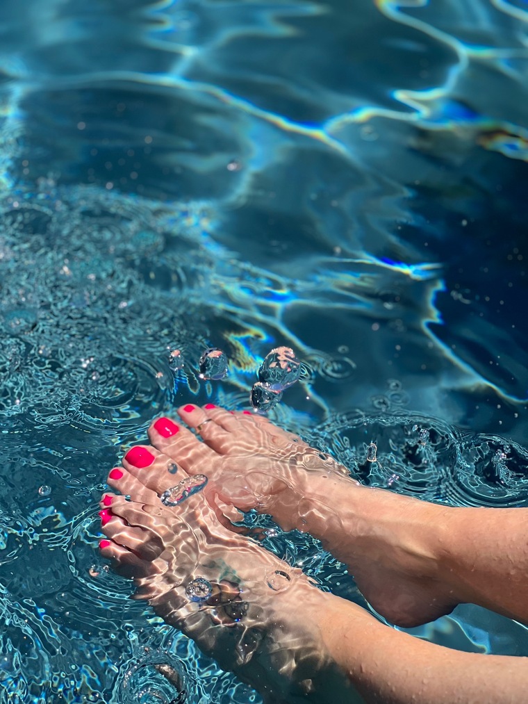 sweet feet babe banner image