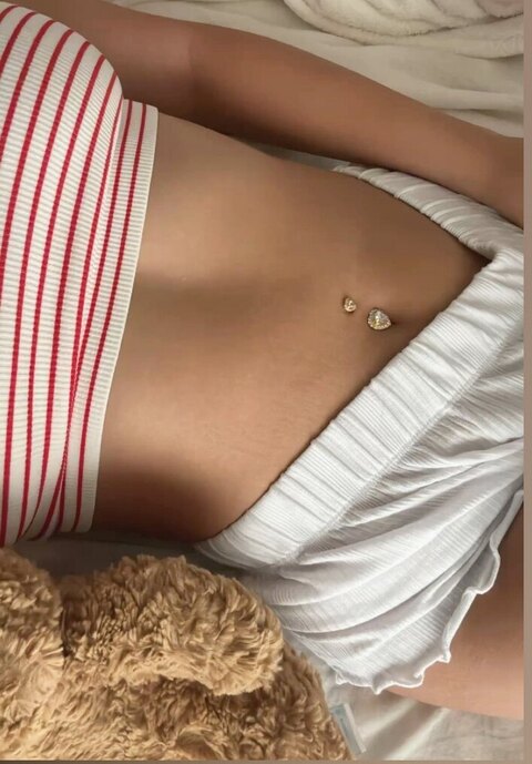 Clara Faye🔥 cover image