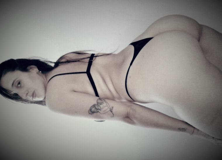 Clara Brown 🍒🍑 cover image
