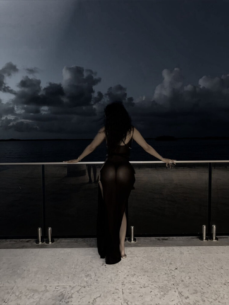 Claudia CHIC banner image