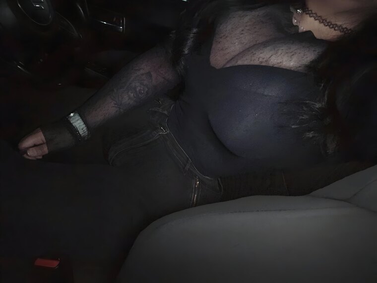 ClauuEcheverriaaa cover image