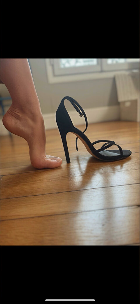 Clean Feet of Paris cover image