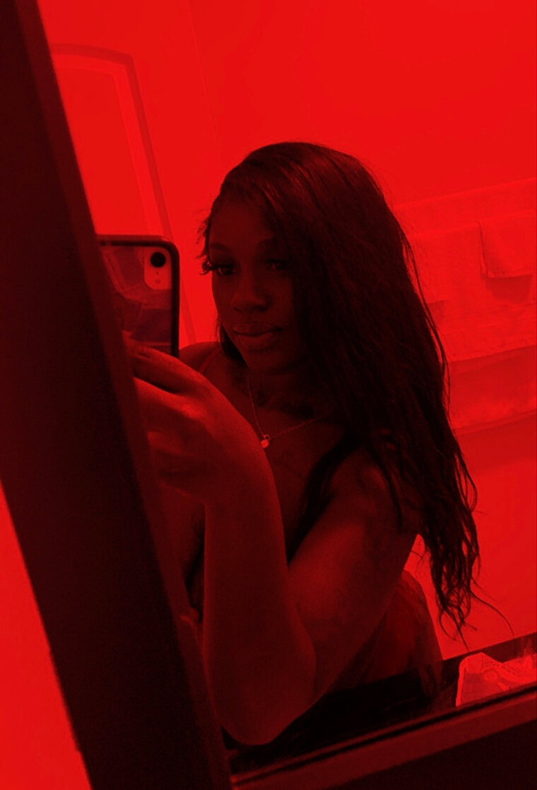 Coco 🍫🍭🎀 cover image