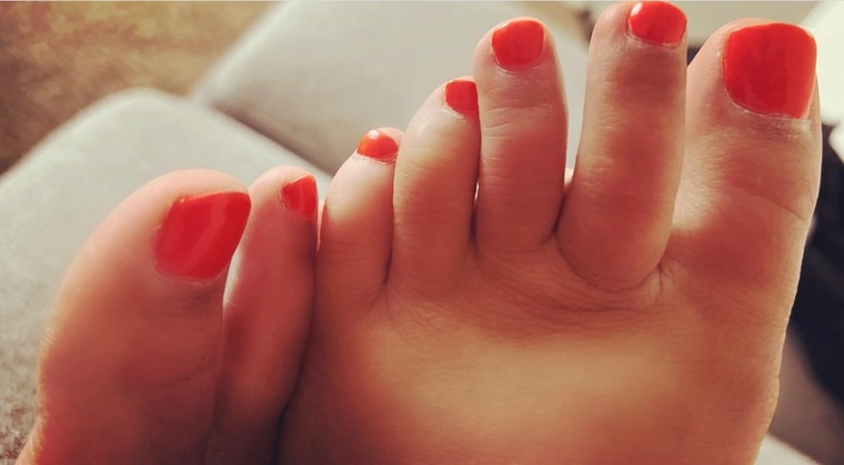 Cocos Red-Light Feet cover image